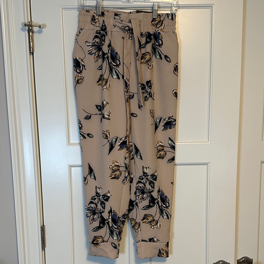 Jules & Leopold Beige Floral Jogger Pants